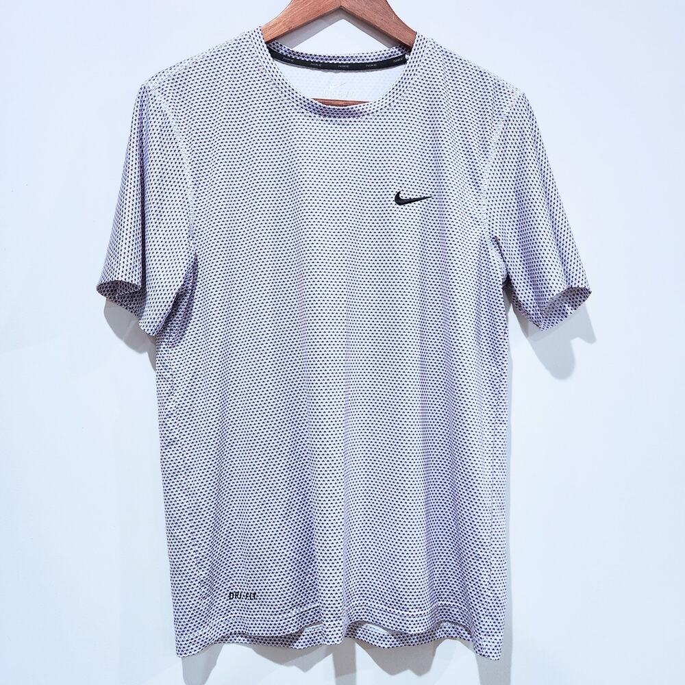 Nike Dri-Fit Womens White Geometric Print Short Sleeve T Shirt Size Medium